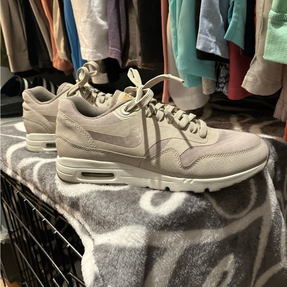 Beige Nike Sneakers